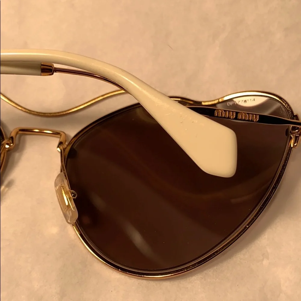 Miu Miu Butterfly Made in Italy hardly preloved